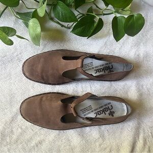 Vintage Rieker Taupe T-Strap Leather Mary Janes